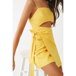 💛 Yellow Cutout Wrap Dress 💛